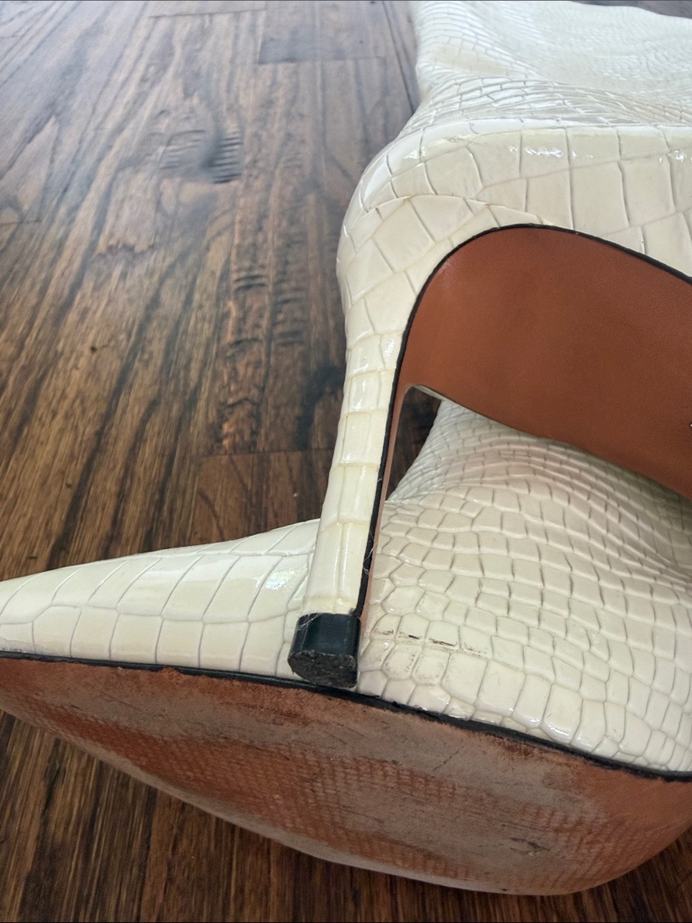 SCHUTZ White Croc-Embossed Pointed-Toe Over-the-Knee Boots - Picture 4 of 6